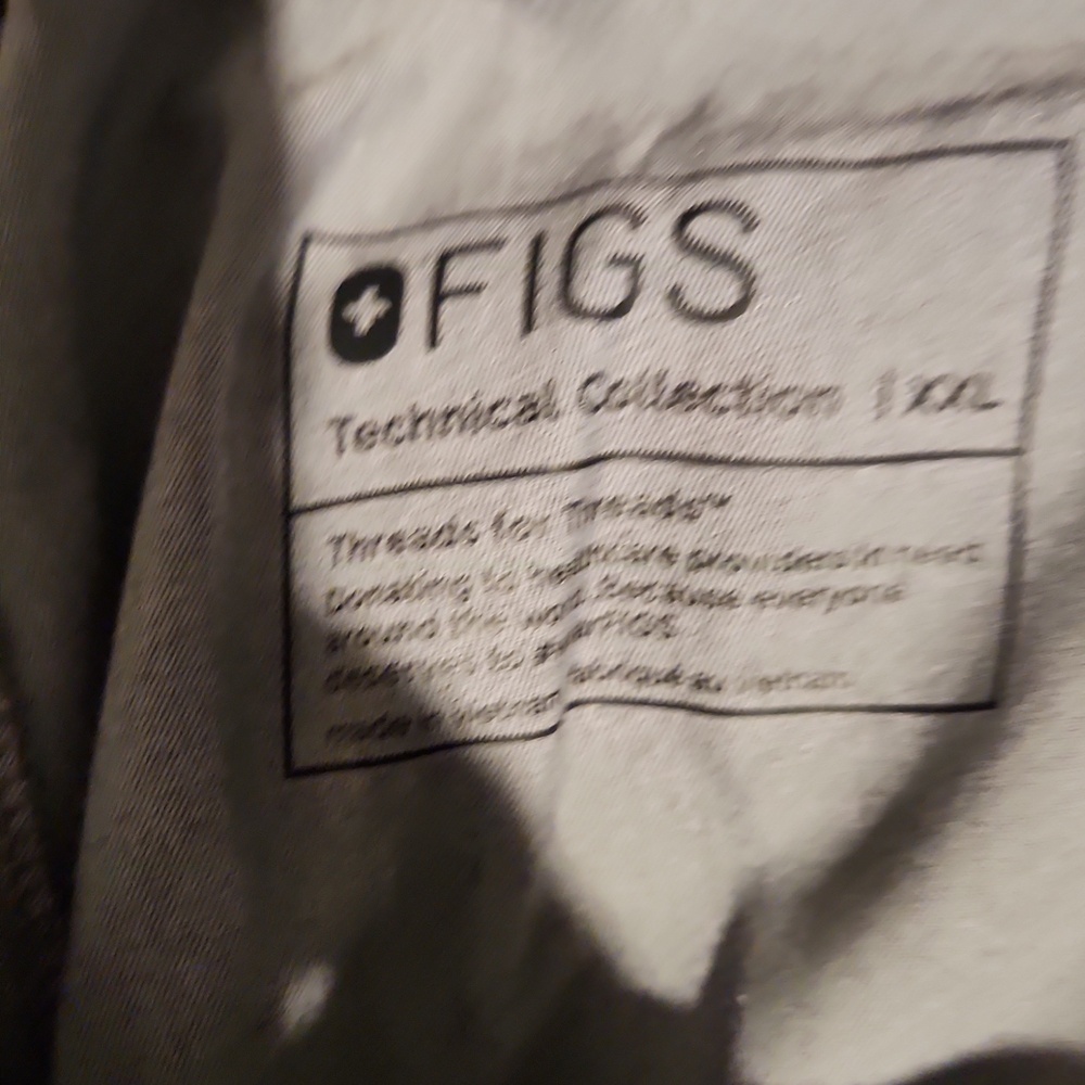 Figs Graphite Gray Scrub Set - Catarina Top And Kade Cargo Pants XXL - Picture 3 of 3